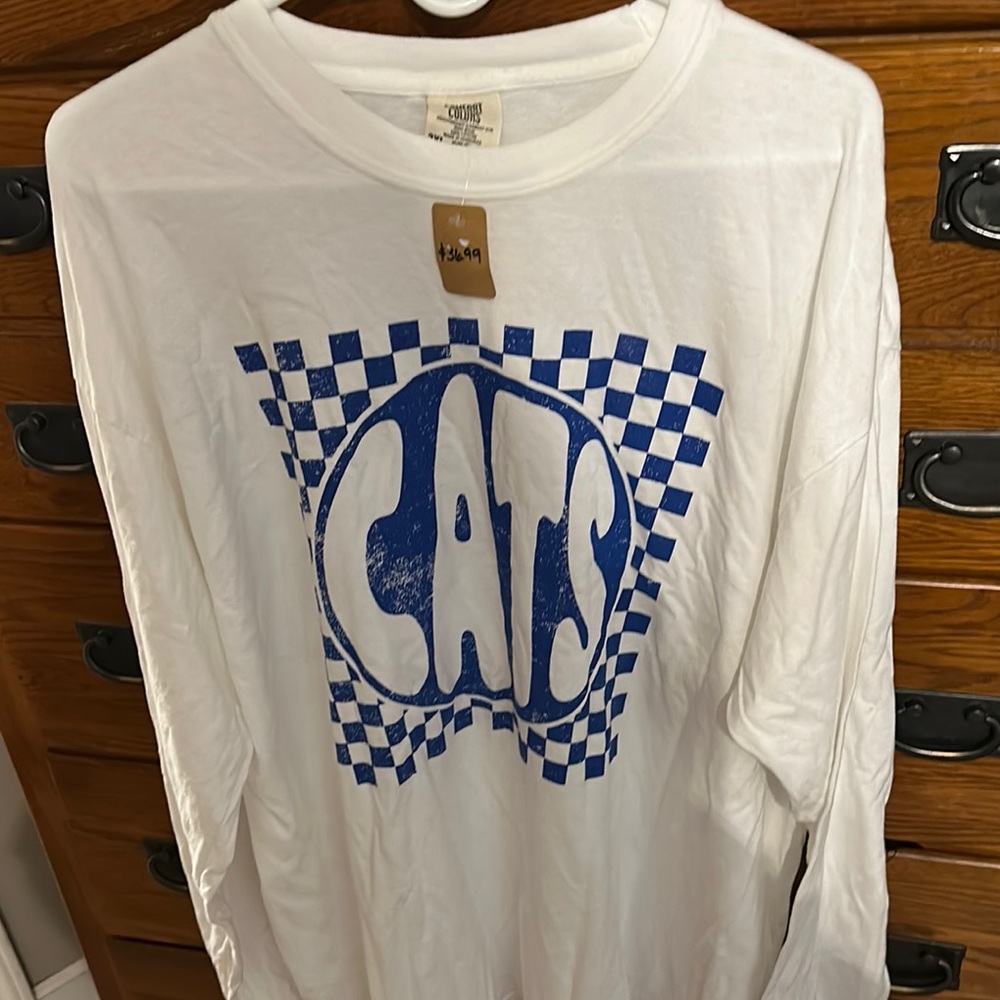 Comfort Colors White Tee with Blue Checkered Design. University of Ky